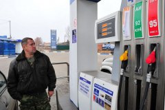 Нефтяные компании обязались не повышать цены на топливо